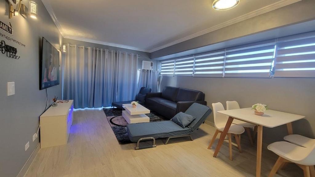 Waikiki Condo 2 Bedrooms 2 Bathrooms With 1 Free Parking Space Гонолулу Экстерьер фото