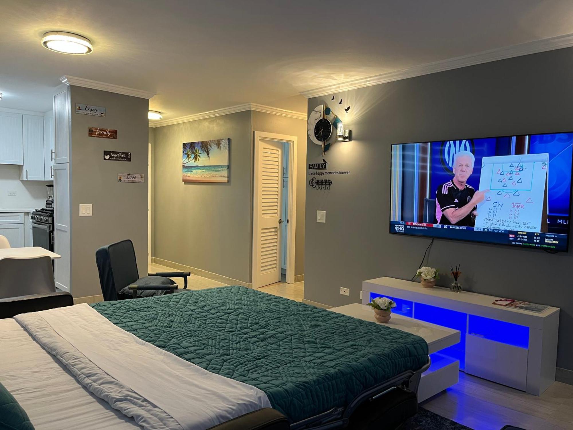 Waikiki Condo 2 Bedrooms 2 Bathrooms With 1 Free Parking Space Гонолулу Экстерьер фото
